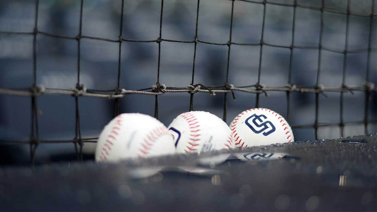 Padres extend 18 non-roster invitations to Major League Spring Training