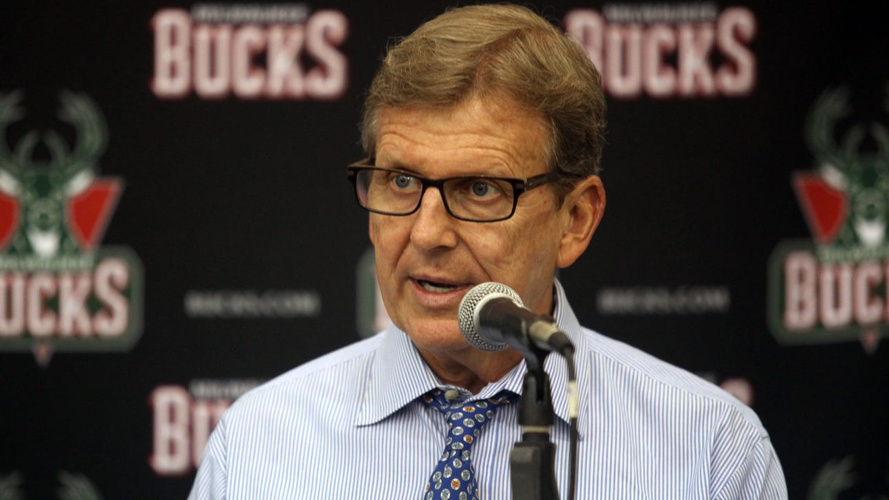 Bucks extend GM John Hammond's contract
