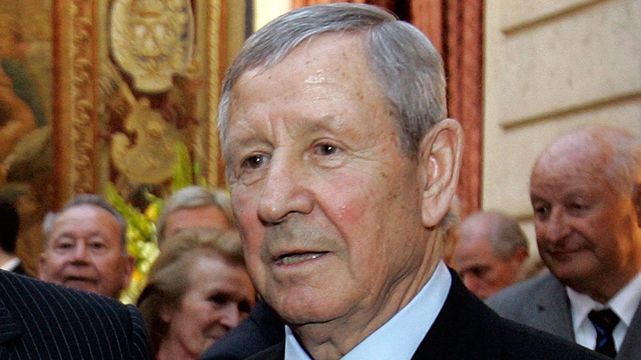 Former France great, Ballon d'Or winner Raymond Kopa dies at 85