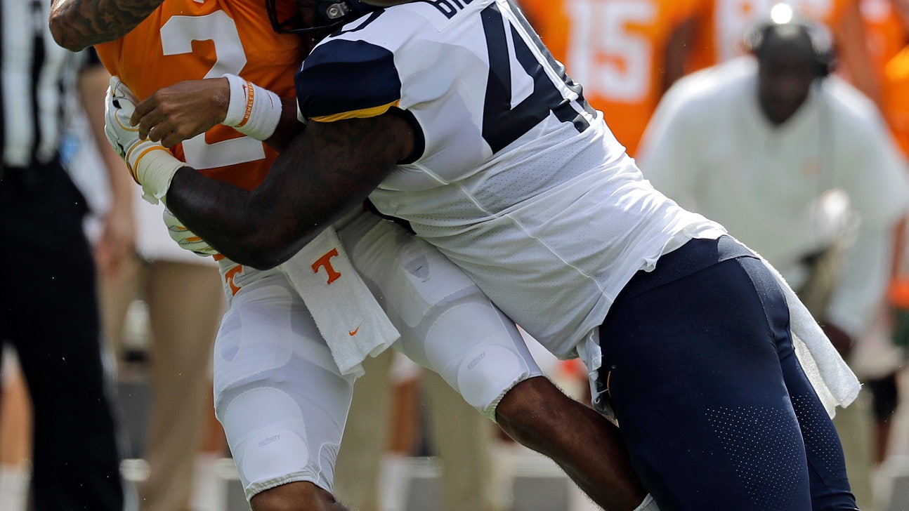 Weather delays 2nd half of Tennessee-West Virginia game