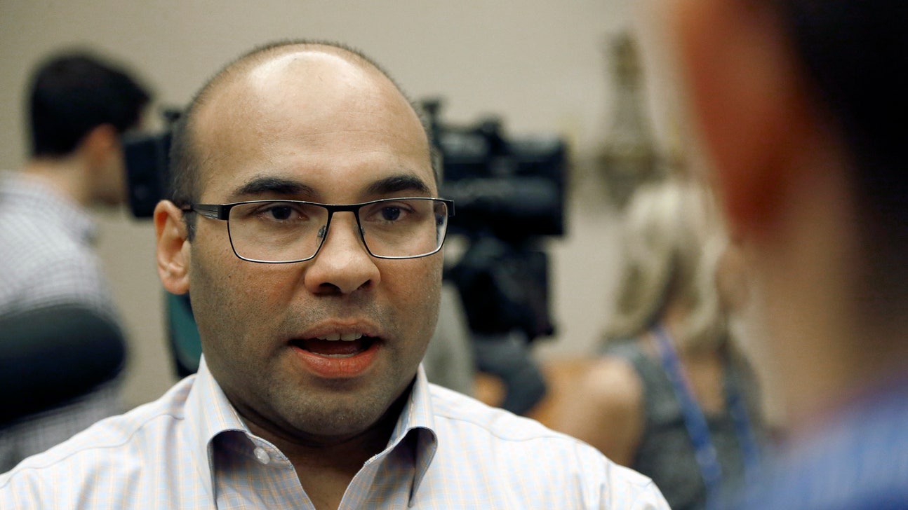 AP source: Giants hire Farhan Zaidi away from Dodgers