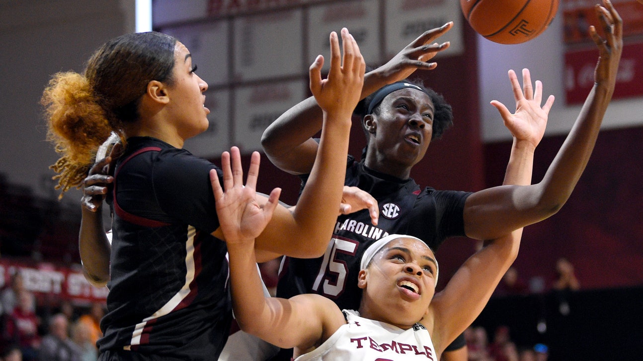 Walker scores 26, No. 4 UConn routs Notre Dame