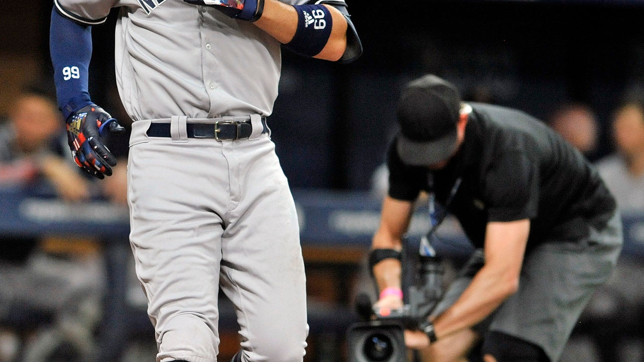 Padres beat Dodgers 3-2 in game played amid earthquake