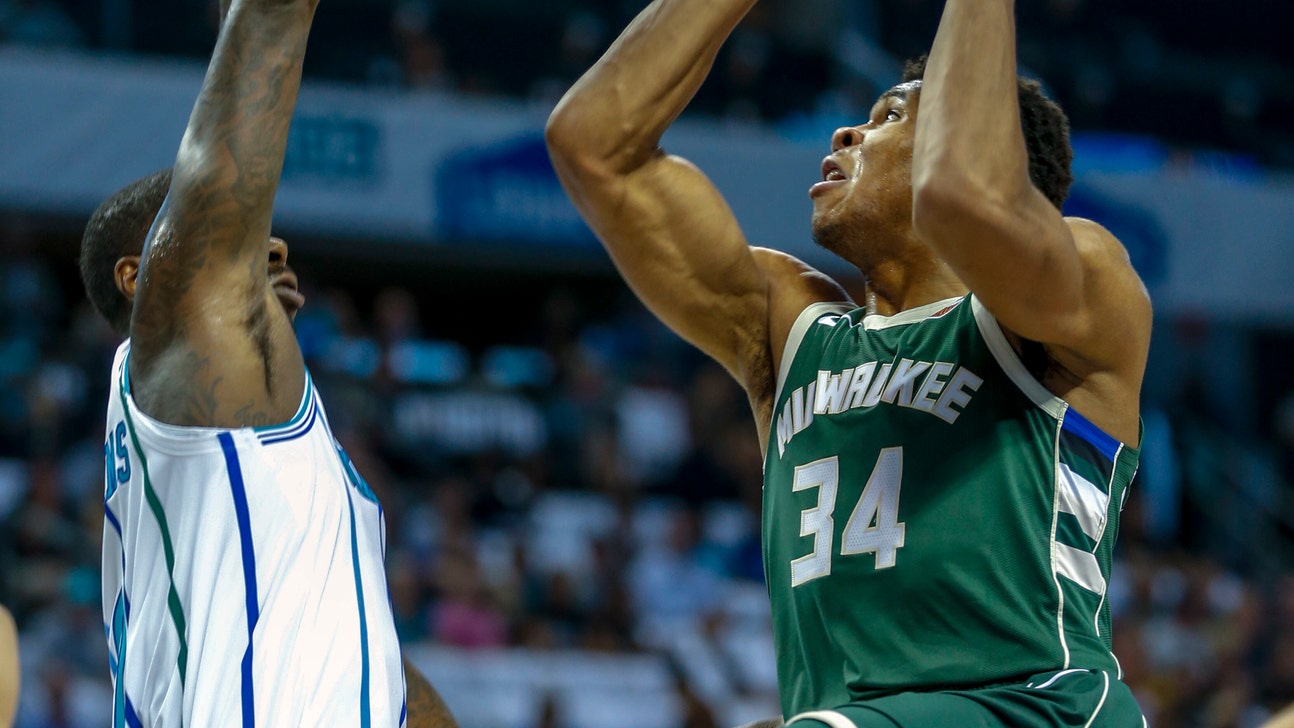 Antetokounmpo scores 25, Bucks top Hornets 113-112