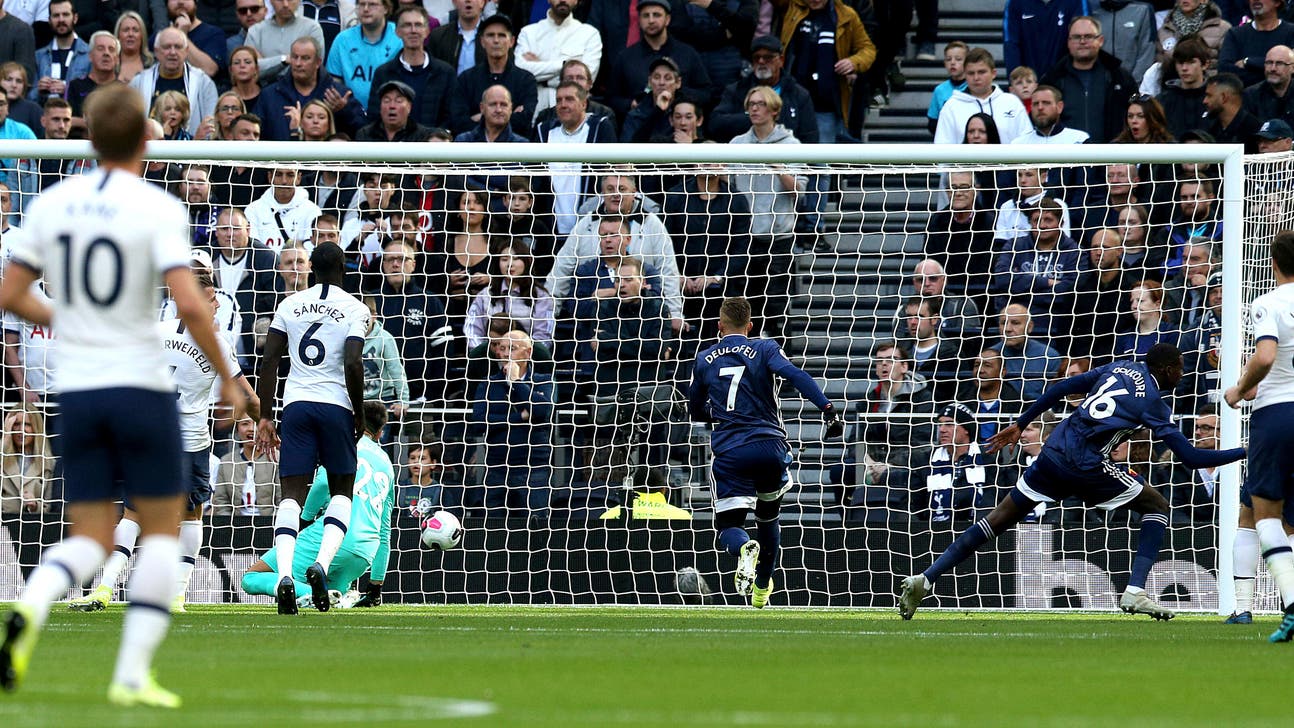 Spurs stumbles again; Chelsea, Leicester into top 4 in EPL