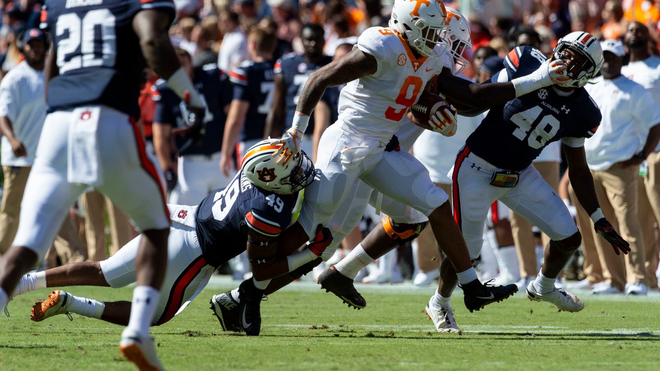 Guarantano leads Tennessee to upset of No. 21 Auburn, 30-24