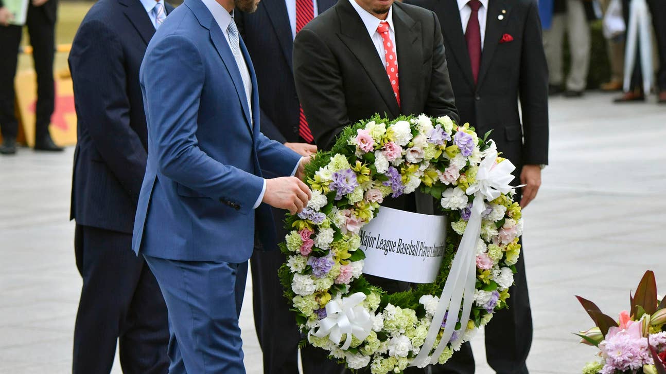 MLB All-Stars visit Hiroshima Peace Memorial Park