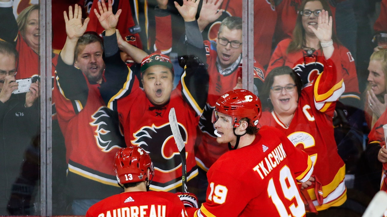 Tkachuk, Smith lift Flames over Avalanche 4-0 in Game 1