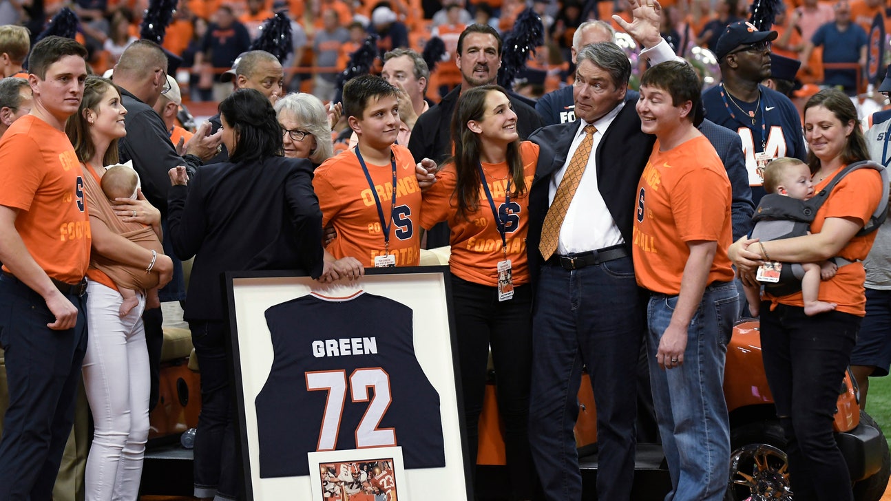 Former Syracuse star Tim Green has his No. 72 retired