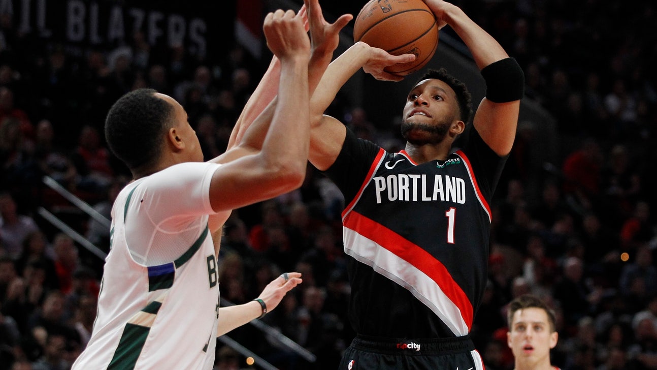 McCollum scores 40 as Trail Blazers beat Bucks 118-103