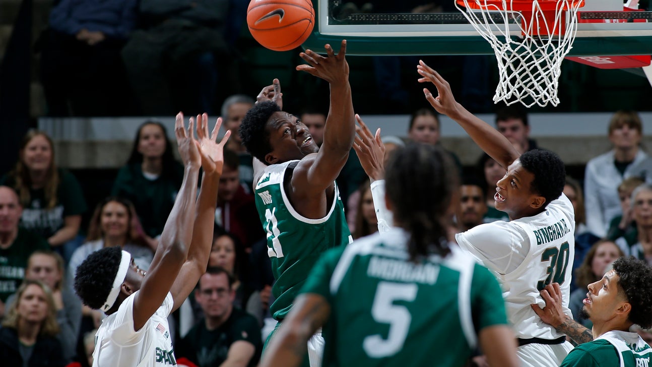 Winston helps No. 15 Michigan State rout E Michigan 101-48