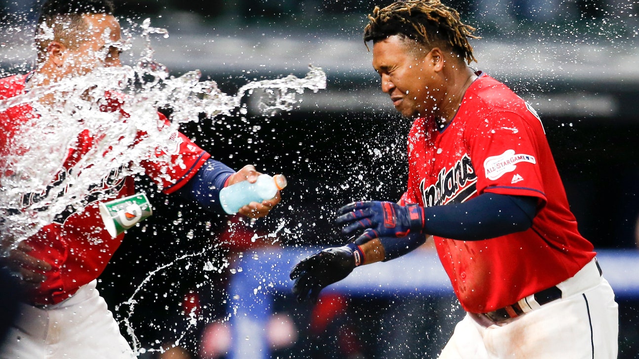 Ramirez’s 2-run homer in 9th gives Indians walk-off win