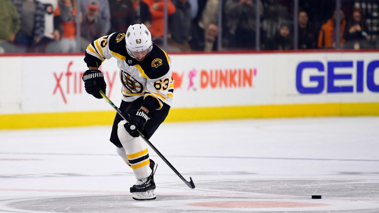 Marchand overskates puck in shootout, Bruins fall to Flyers
