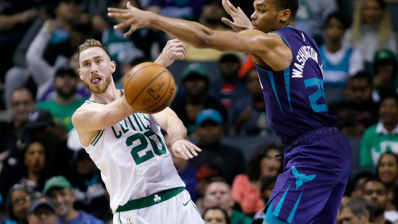 Celtics F Hayward has surgery on broken left hand