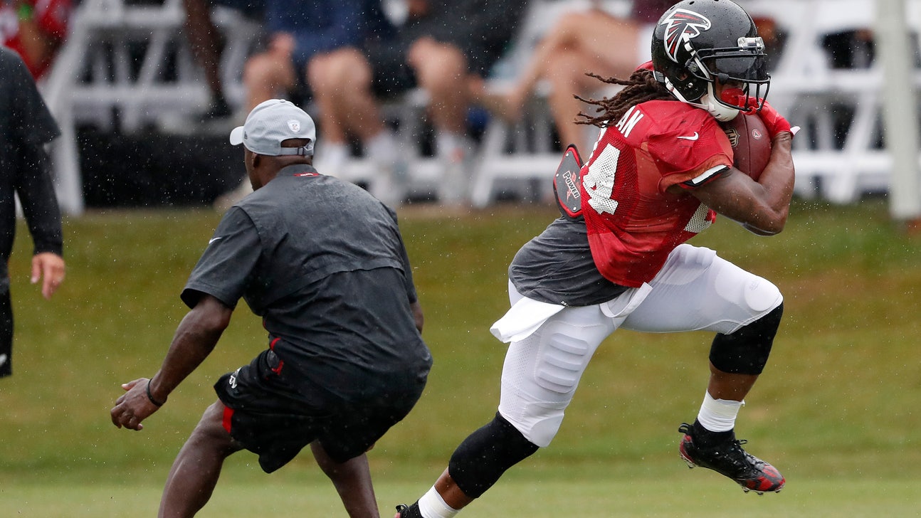 Devonta Freeman feeling good, smiling again for Falcons