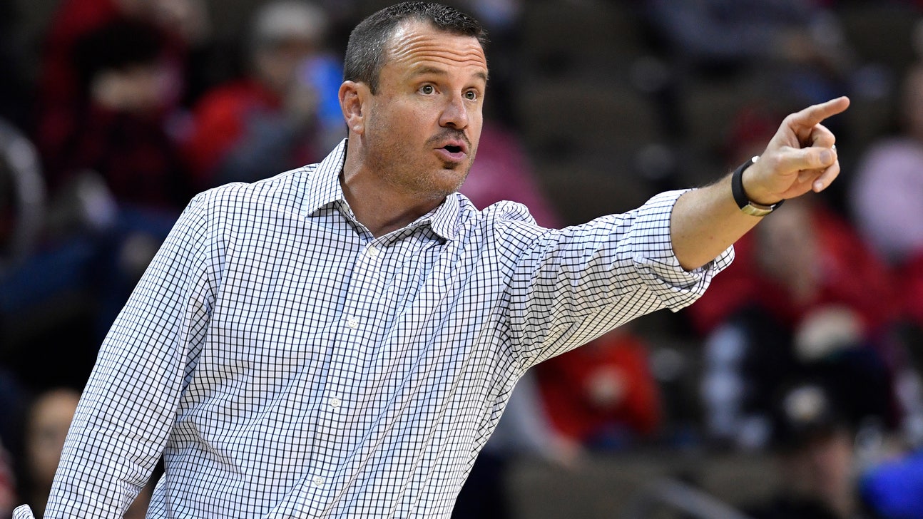 No. 7 Louisville downs Miami, sits alone atop ACC standings