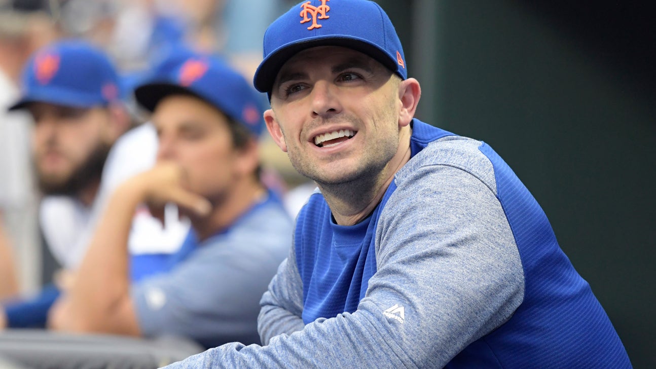 Wright rejoins Mets, hopes to get back on field in September