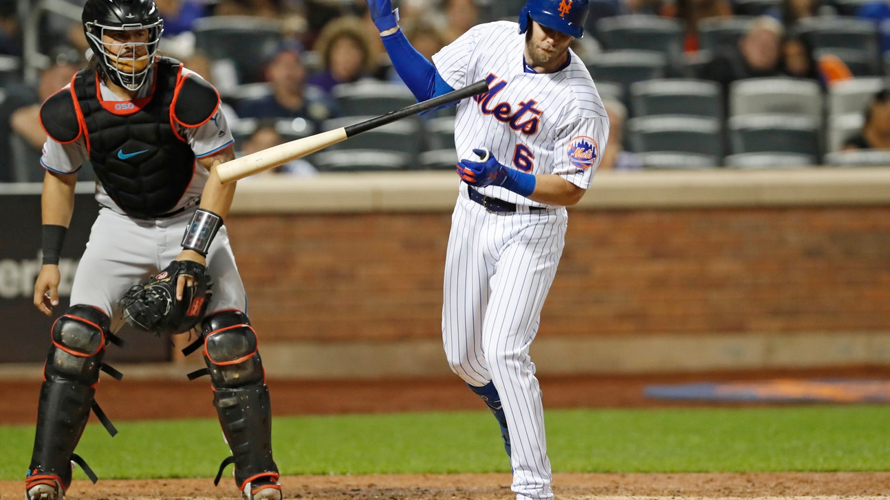 Mets’ McNeil has surgery to repair broken right wrist