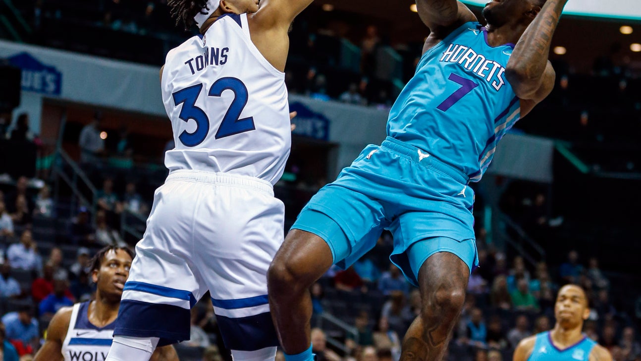 Towns scores 37 points, Timberwolves rout Hornets 121-99