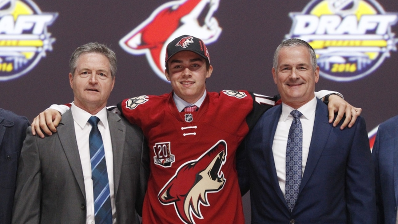 Arizona Coyotes' Clayton Keller Scores Two Goals For USA In WJC