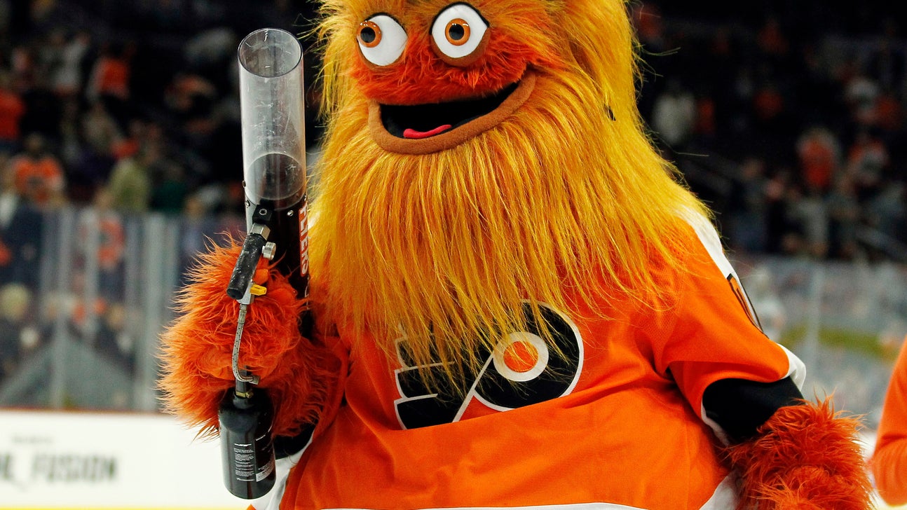 Philadelphia Flyers mascot Gritty surprises wedding party