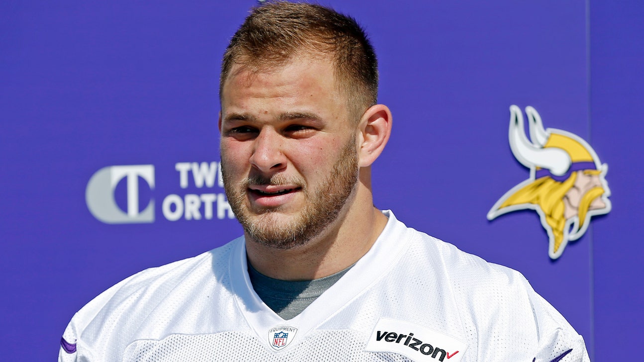 Cap-strapped Vikings sign 1st-round pick Garrett Bradbury