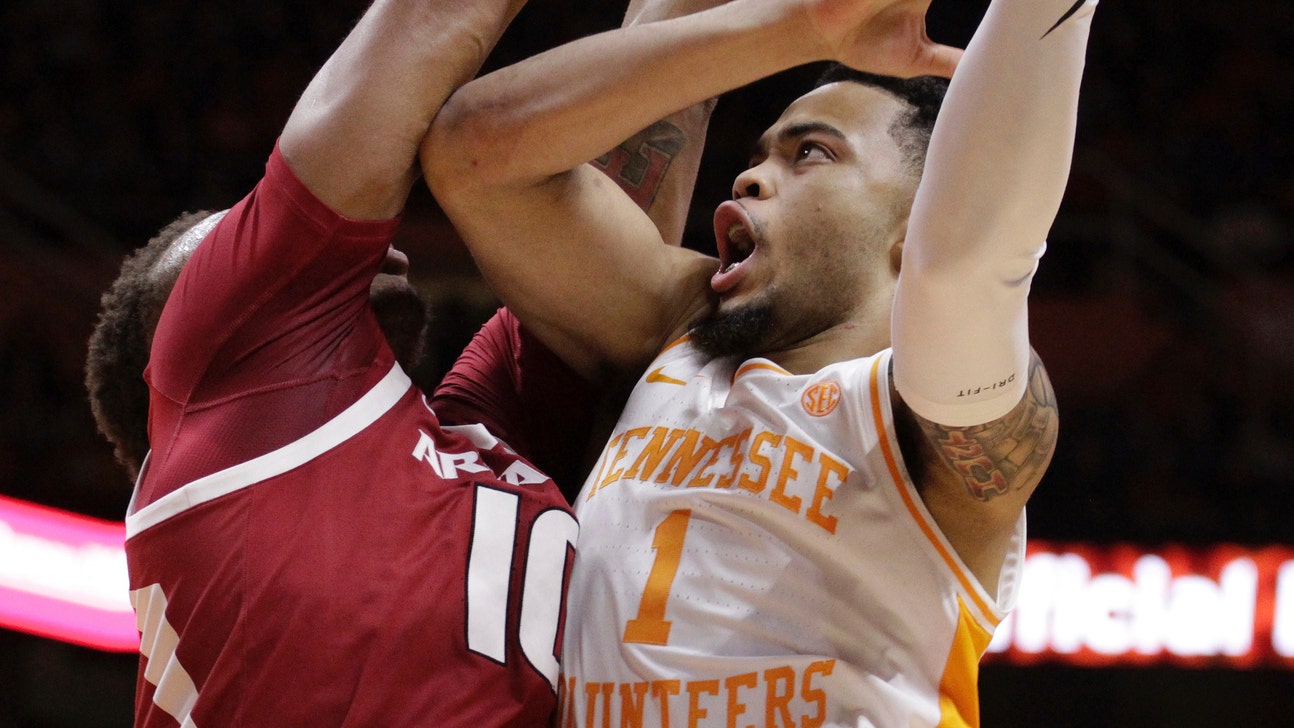 No. 3 Tennessee rips Arkansas 106-87 for 11th straight win