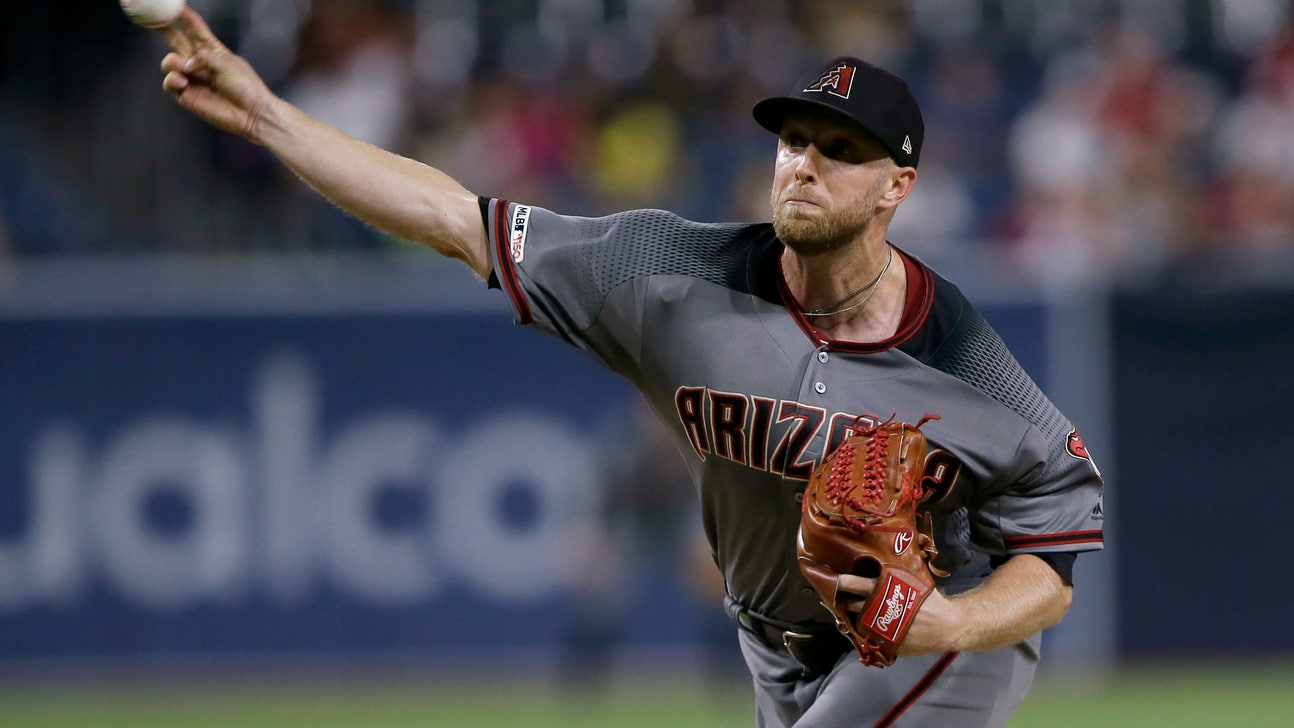 Kelly throws 7 strong innings, Arizona routs Padres 9-0