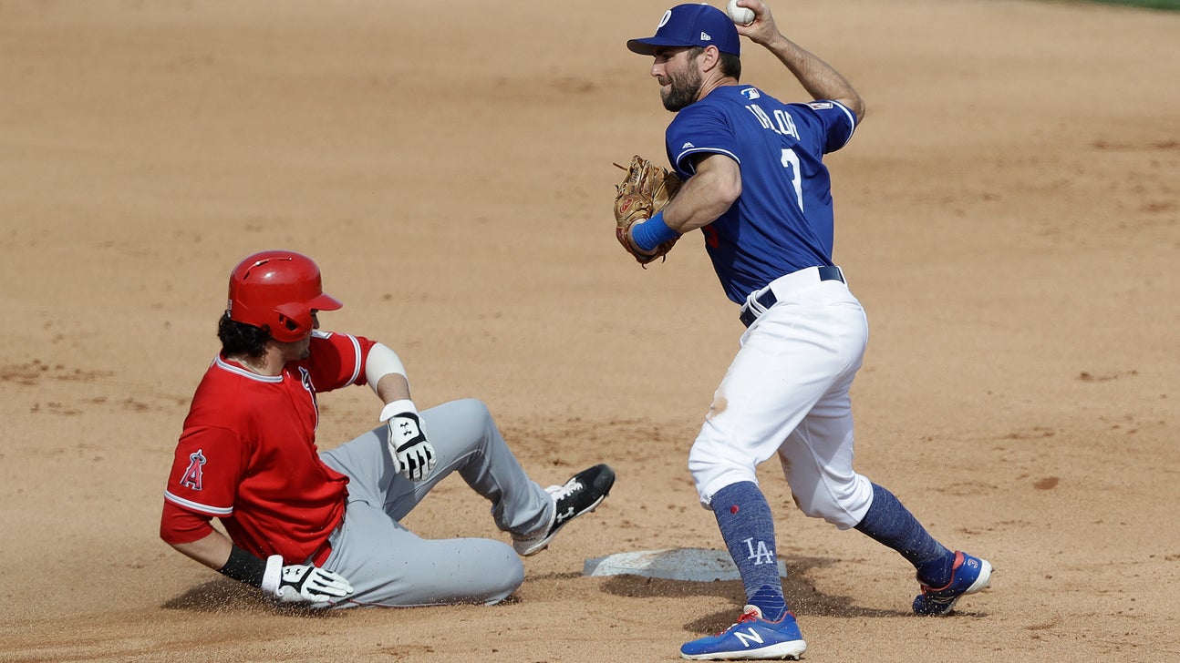 Cy Young winner DeGrom goes 1 frame in spring debut for Mets