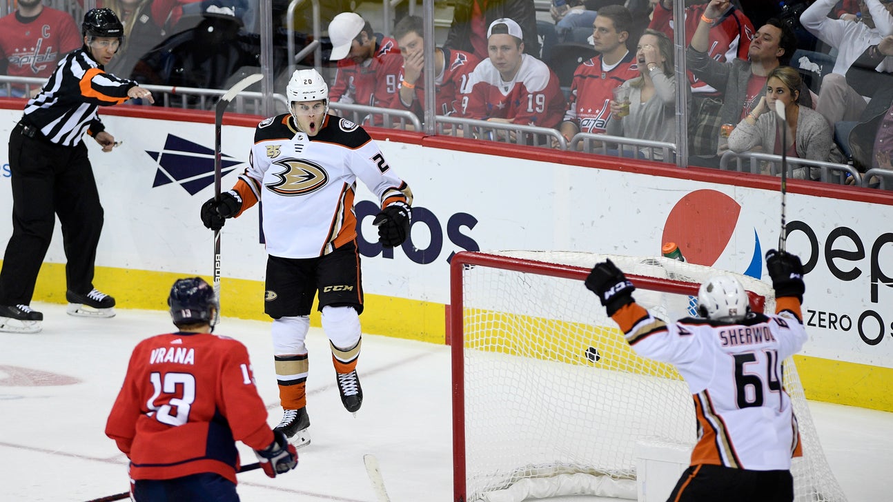 Aberg’s 2 goals in 3rd lift Ducks to 6-5 surprise over Caps