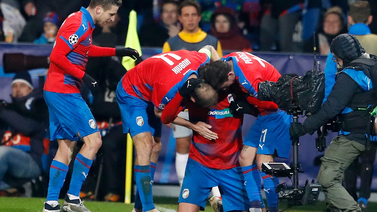 Plzen beats Roma 2-1 to qualify for Europa League