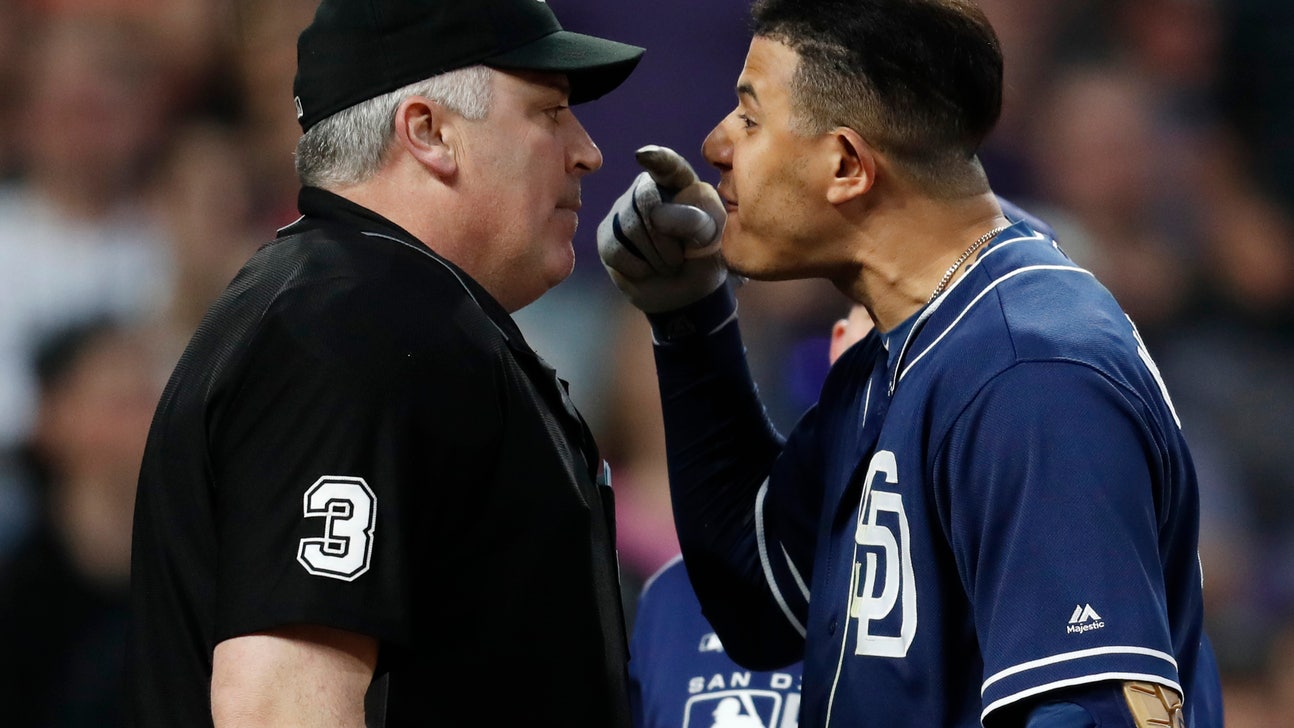 Plate ump Welke exits game after getting hit in mask