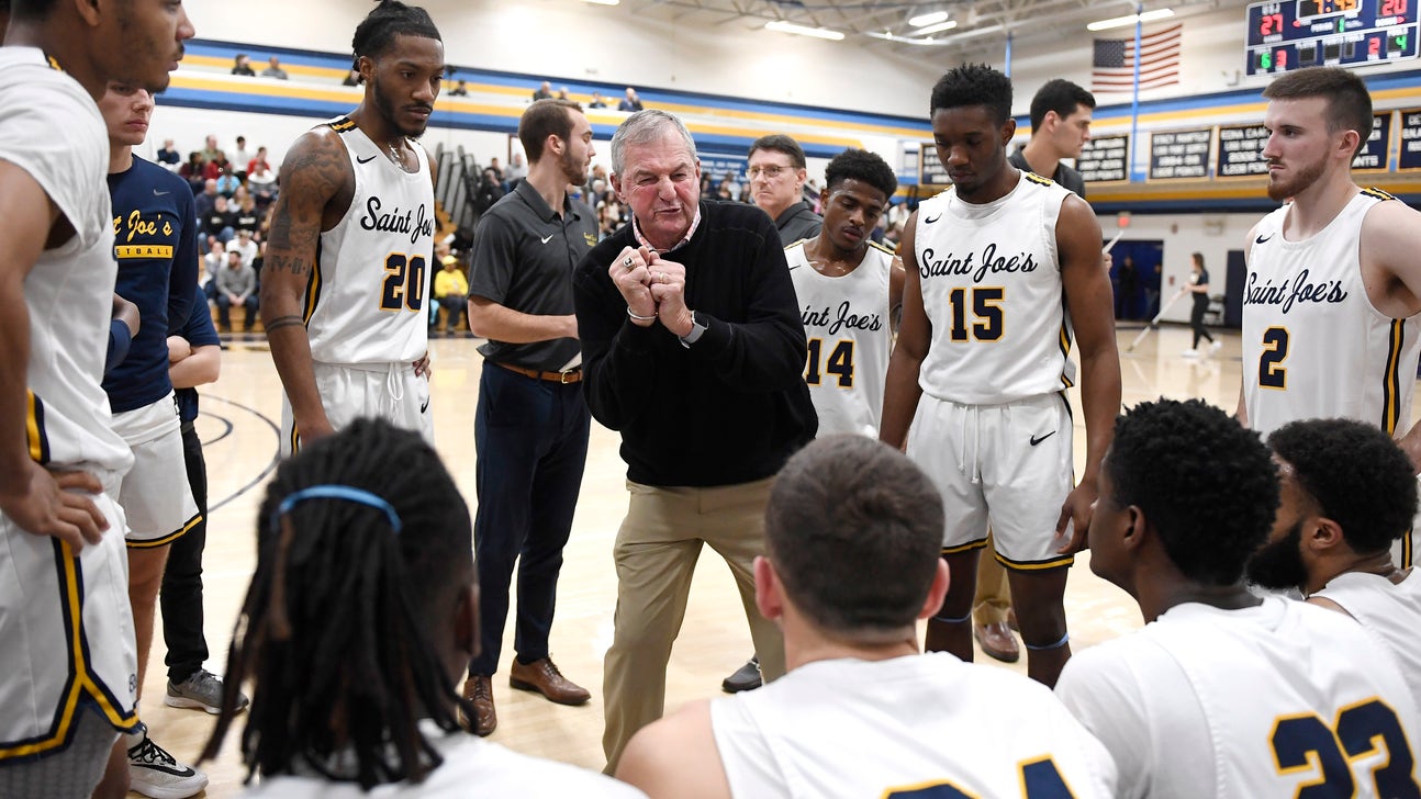 Former UConn coach Jim Calhoun earns 900th career win