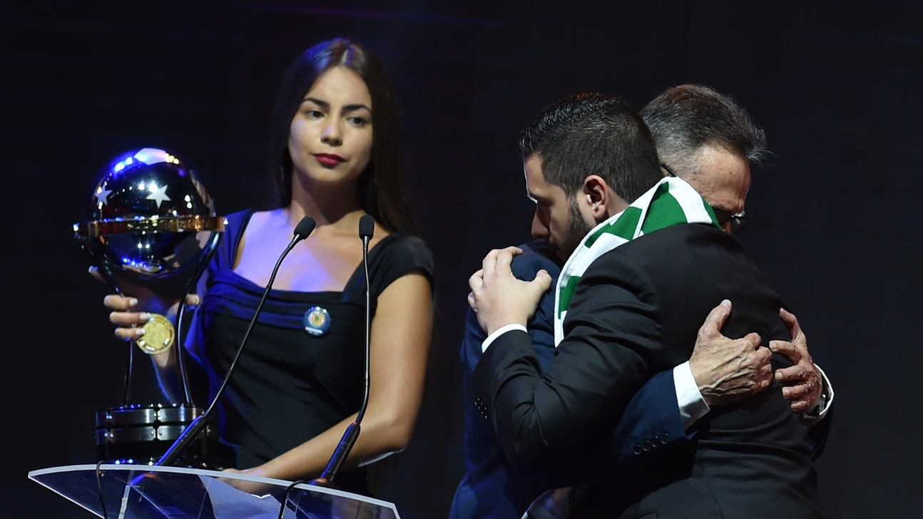 Chapecoense finally got their Copa Sudamericana trophy and it was very emotional