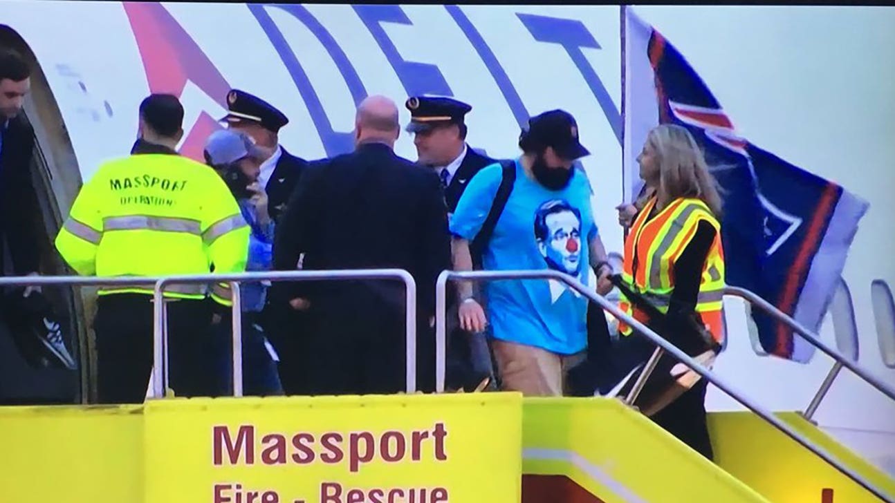 Photo: Patriots coach Matt Patricia wears Roger Goodell clown shirt