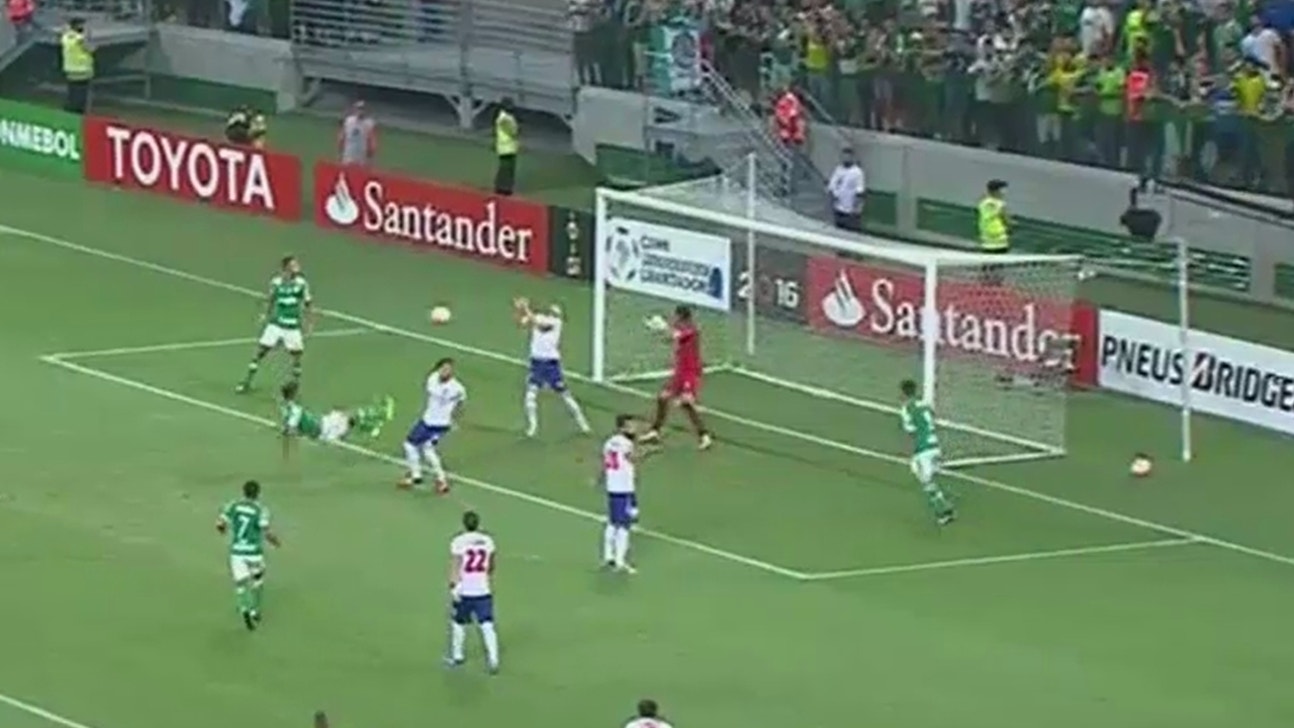 Goalie, defender make spectacular back-to-back saves with their faces