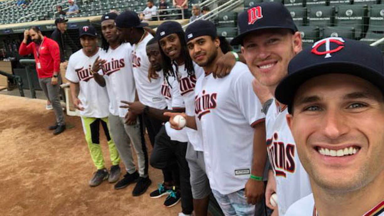 Top Tweets: Vikings players toe the rubber at Target Field