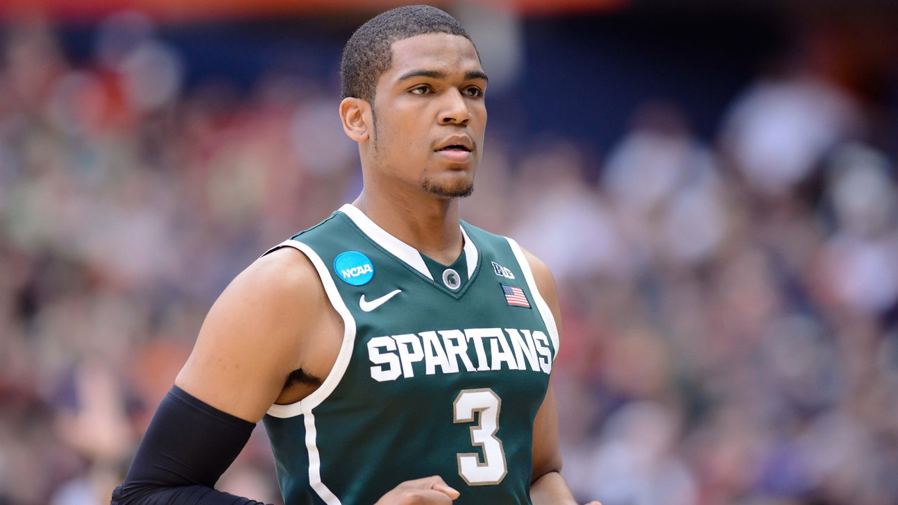 Izzo 'disappointed' in Ellis after charges