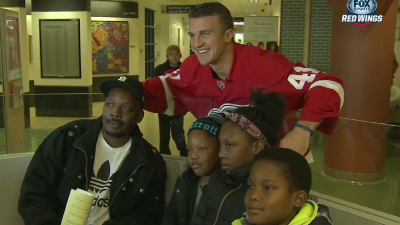Red Wings give, receive smiles at annual visit to Children's Hospital (VIDEO)