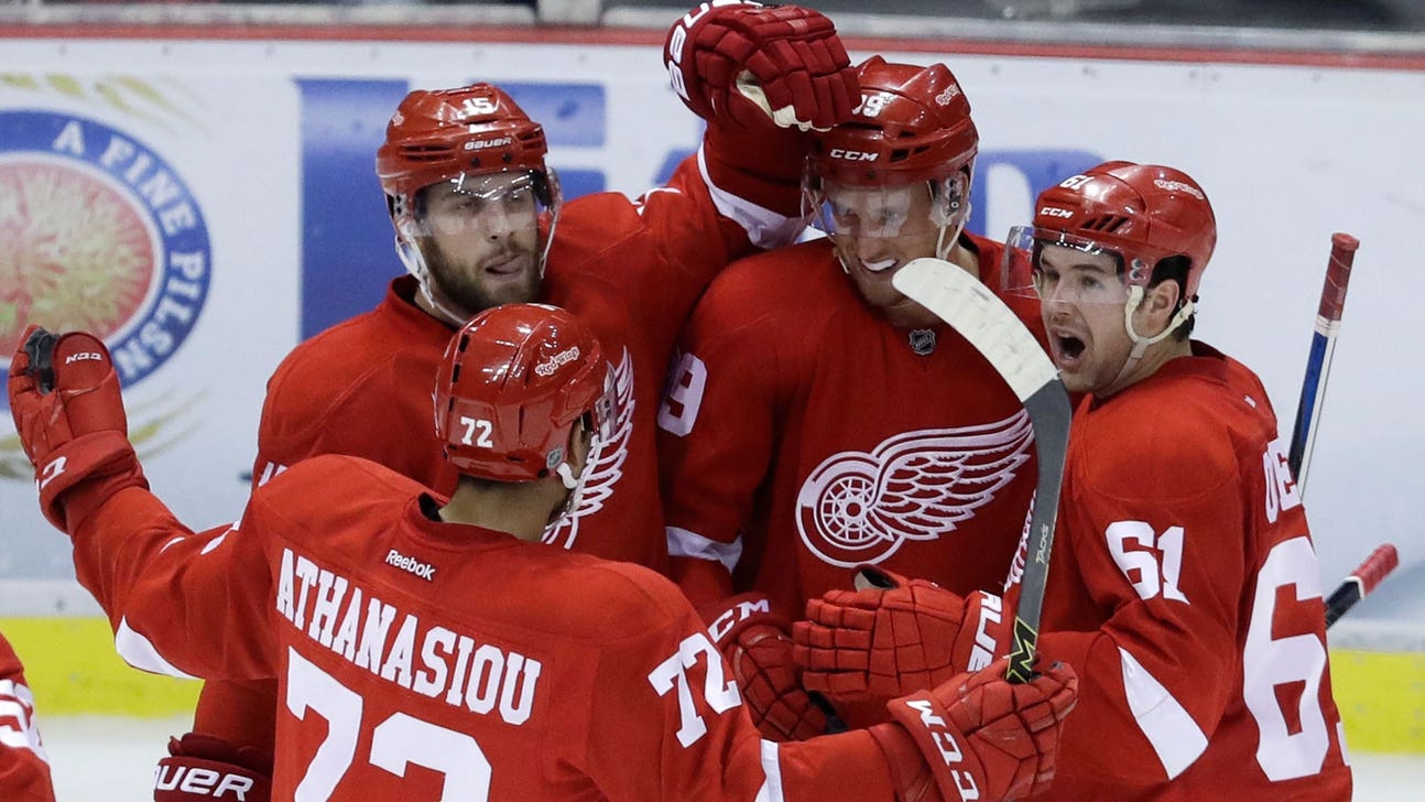 Mantha's goal lifts Red Wings over Maple Leafs 4-3