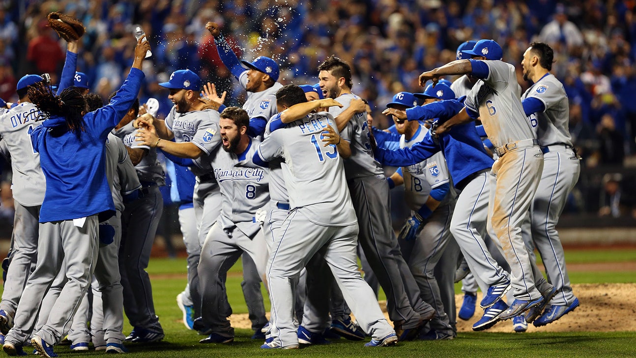 Watch Royals fans go ballistic during tying run, clinching out