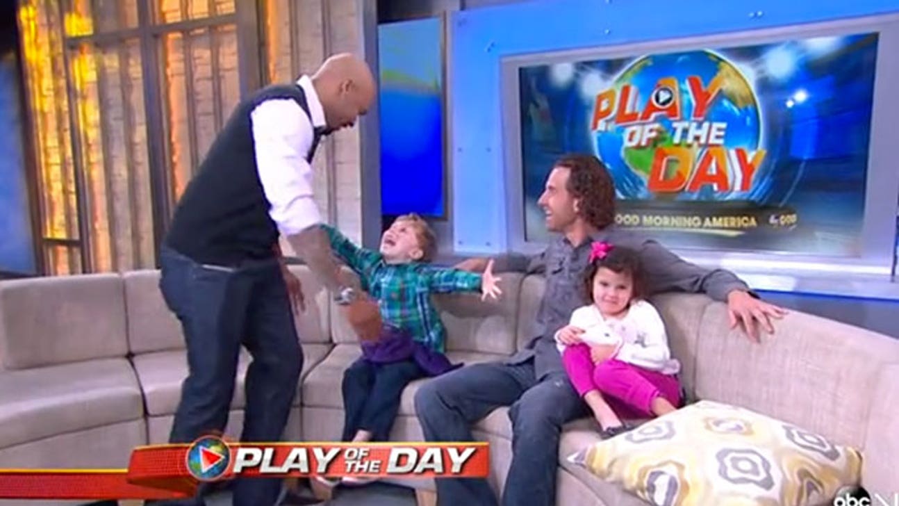 Steve Smith surprises young fan; young fan has awesome reaction