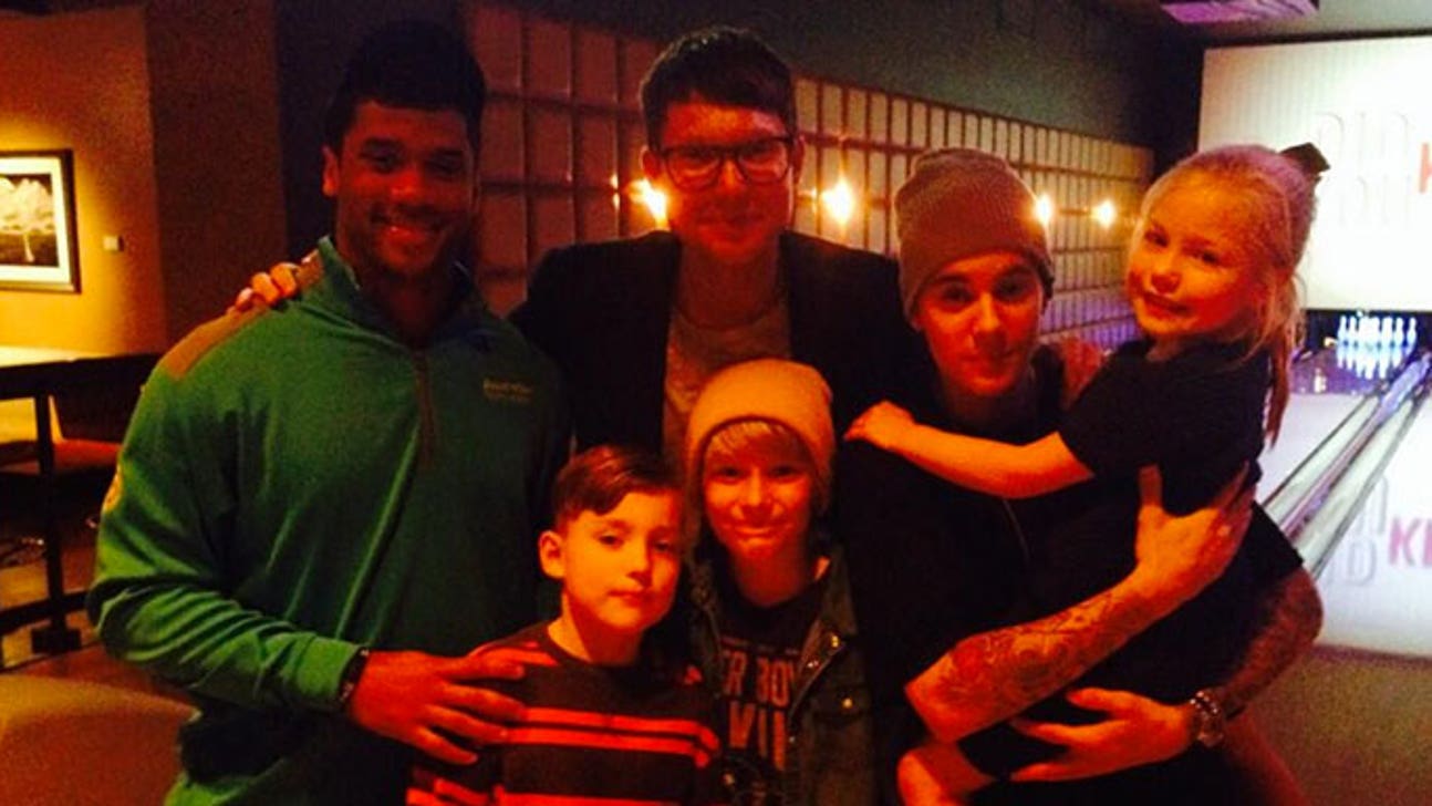 Russell Wilson went bowling with Justin Bieber