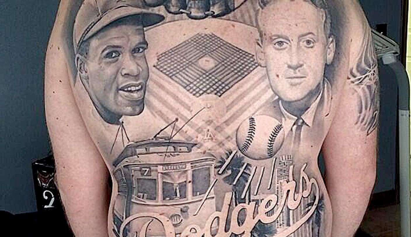 Dodgers fan makes his Scully tattoo talk 