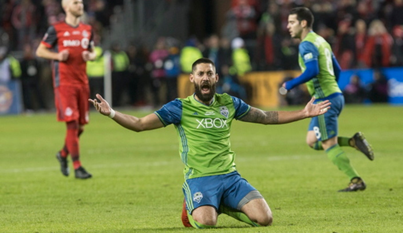 Sounders get salary help, sign Dempsey to new deal for 2018 | FOX Sports