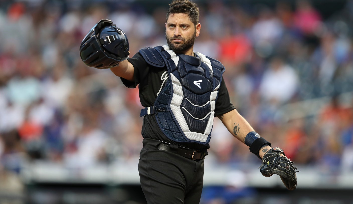 Team Italy catcher Francisco Cervelli signed by Miami Marlins