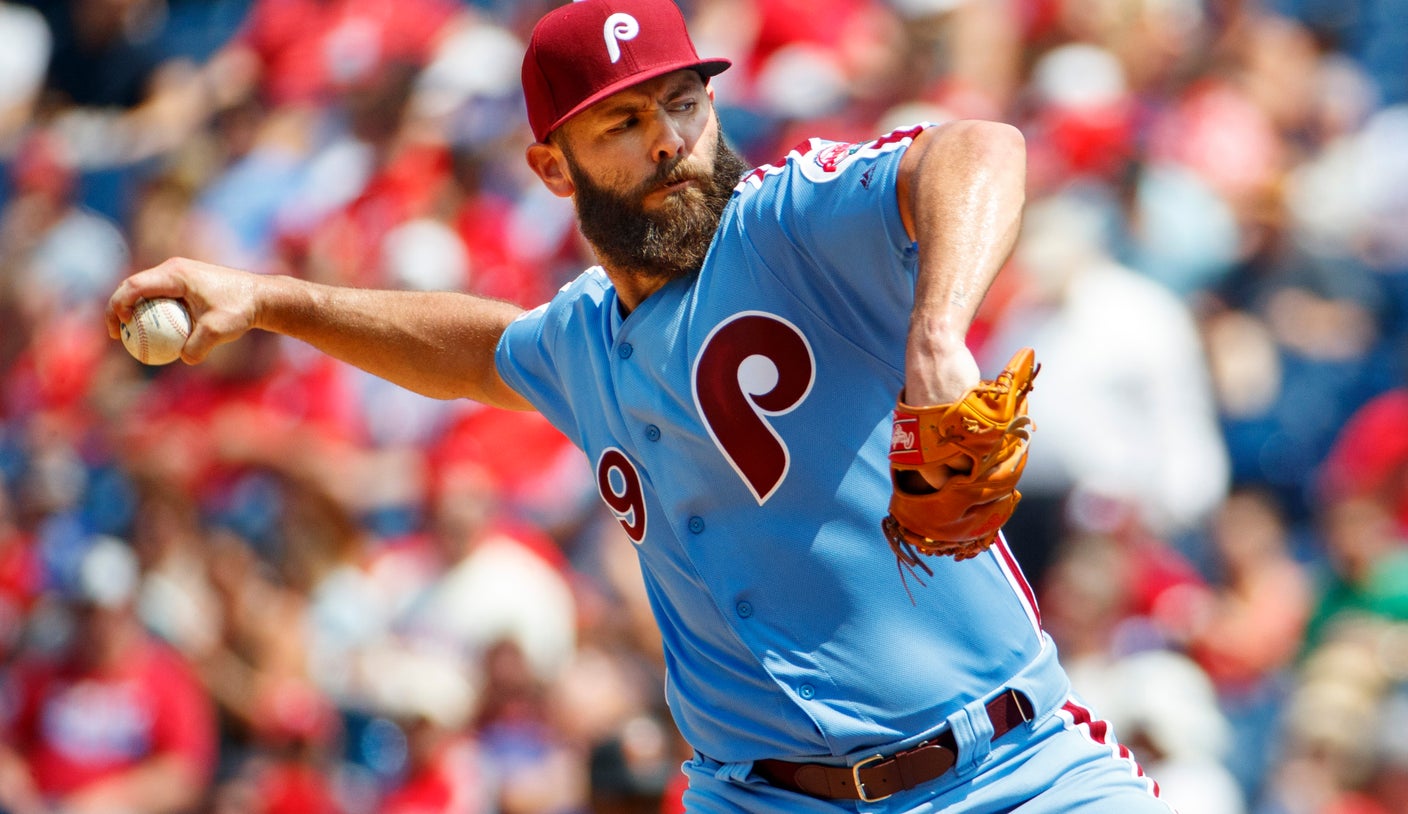 Cards beat Cubs 8-0, take over 1st place in NL Central