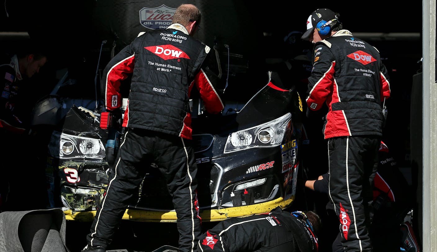 Nascar Rule Change Keeps Damaged Cars Out Of Race Fox Sports