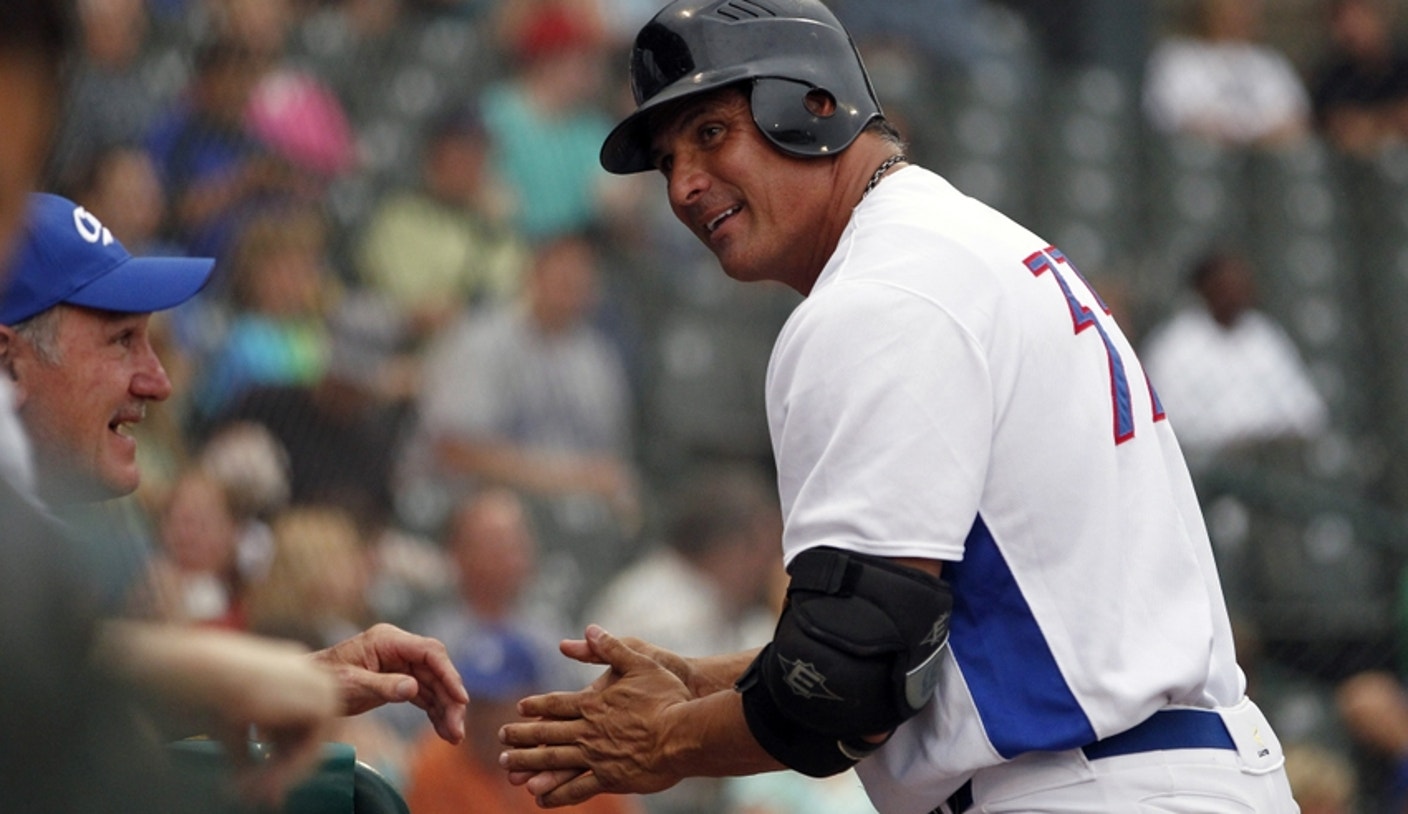 Jose Canseco goes after election of Jeff Bagwell to Hall of Fame