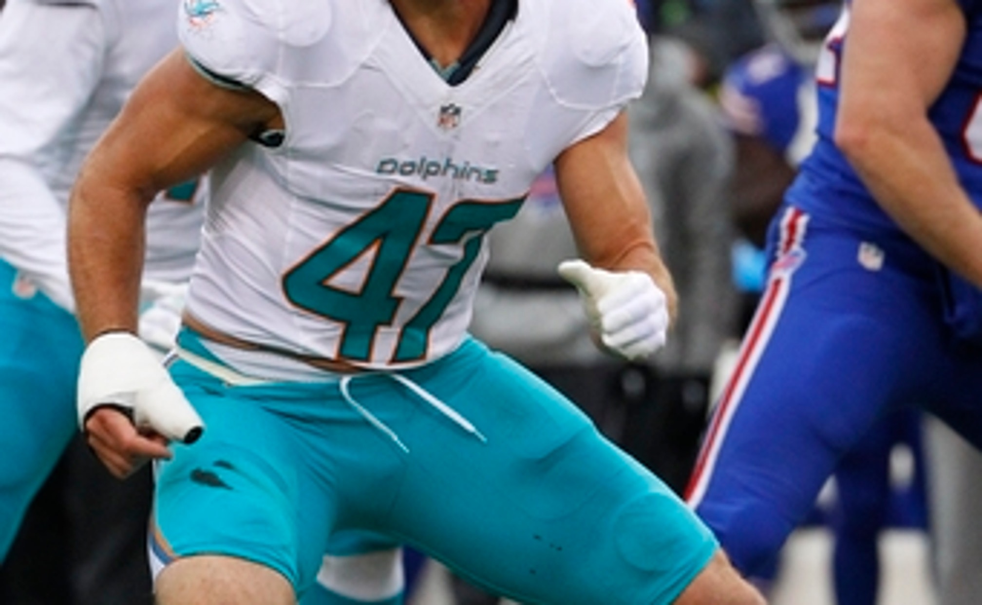 Alonso Signs Extension With Dolphins Brown Finishes Visit Fox Sports